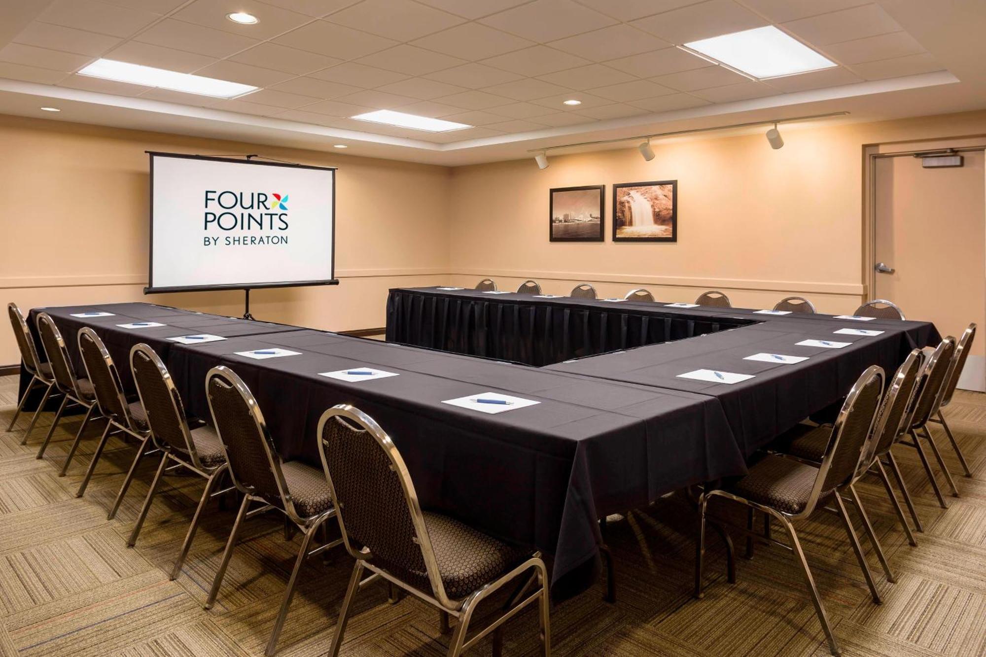 Four Points By Sheraton Milwaukee Airport Exterior foto
