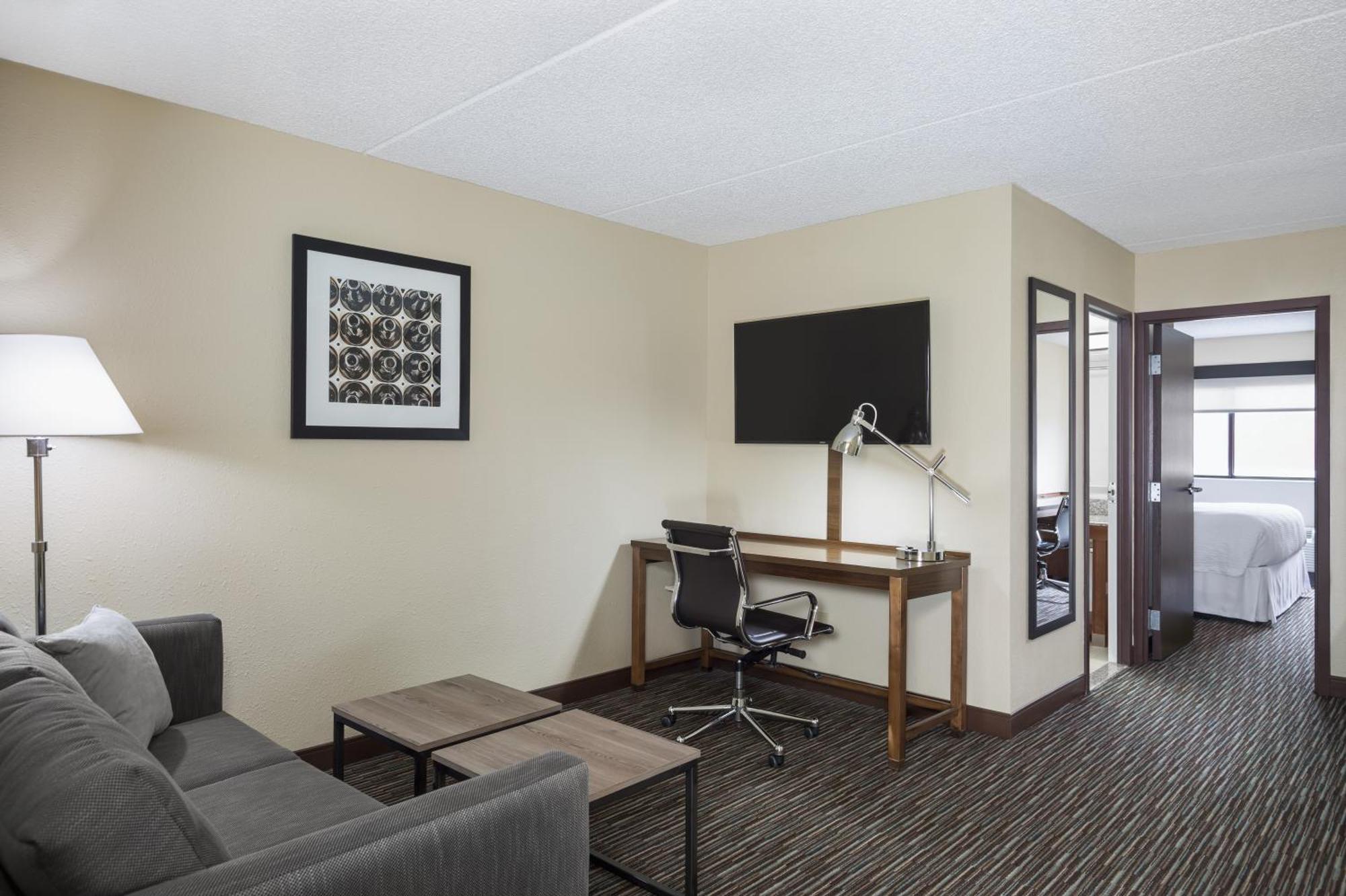 Four Points By Sheraton Milwaukee Airport Exterior foto